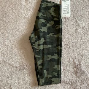 NWT Lululemon High Rise Align 28”